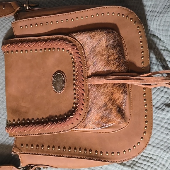 Trinity Ranch Tan Shoulder Conceal Carry Bag with Fringe Detail – NWOT - Picture 3 of 9